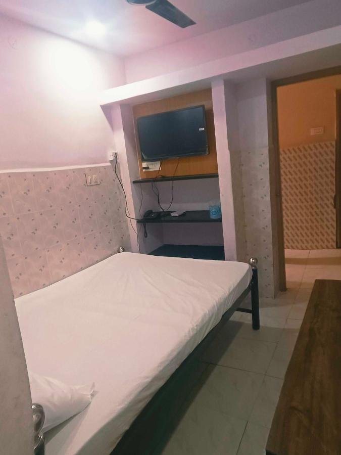 Spot On Sri Krish Hotel Веллуру Екстер'єр фото