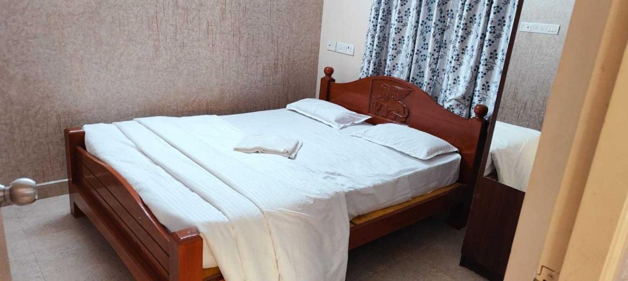Spot On Sri Krish Hotel Веллуру Екстер'єр фото